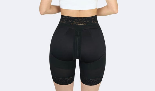 Short Tail Lift with Brooches