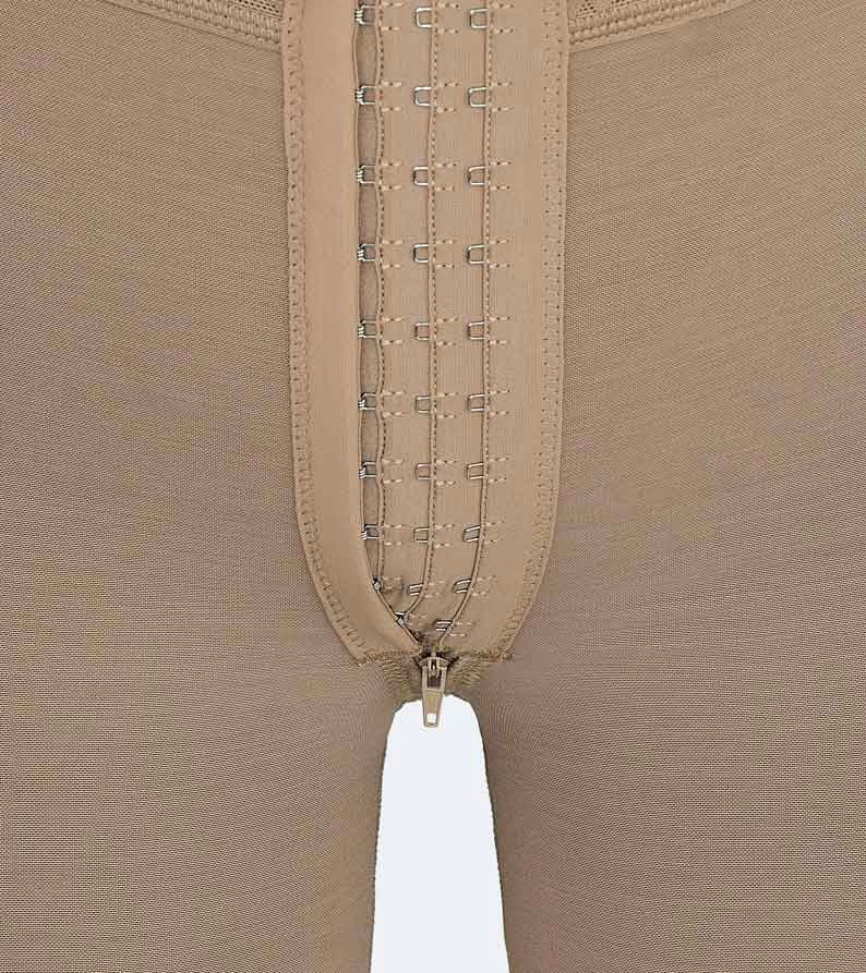 Short Tail Lift with Brooches