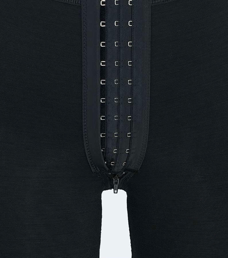 Short Tail Lift with Brooches