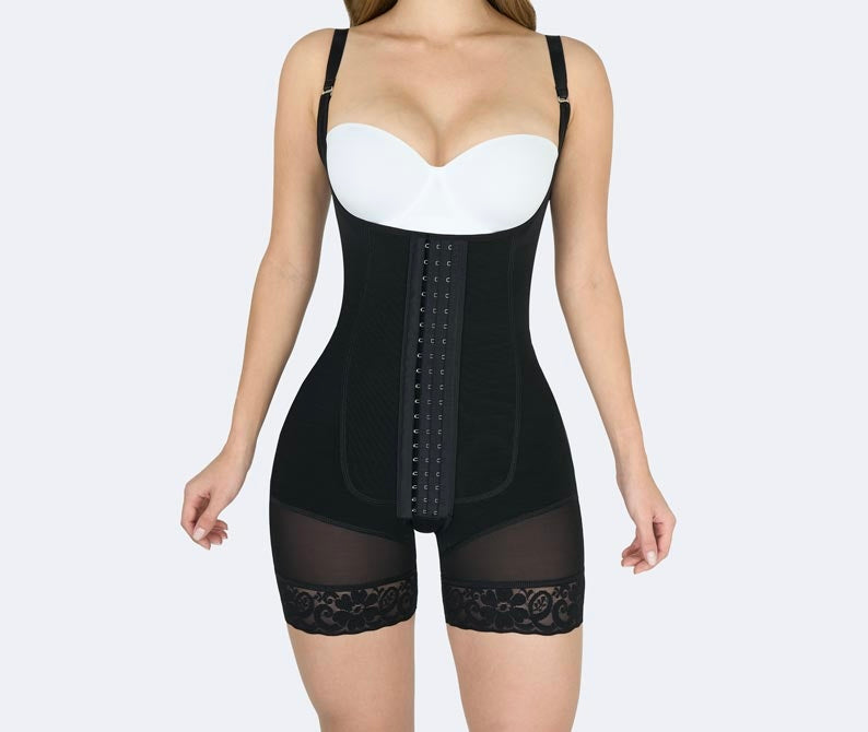 Bodyshorts with Brooches