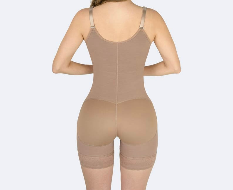 Bodyshorts with Brooches